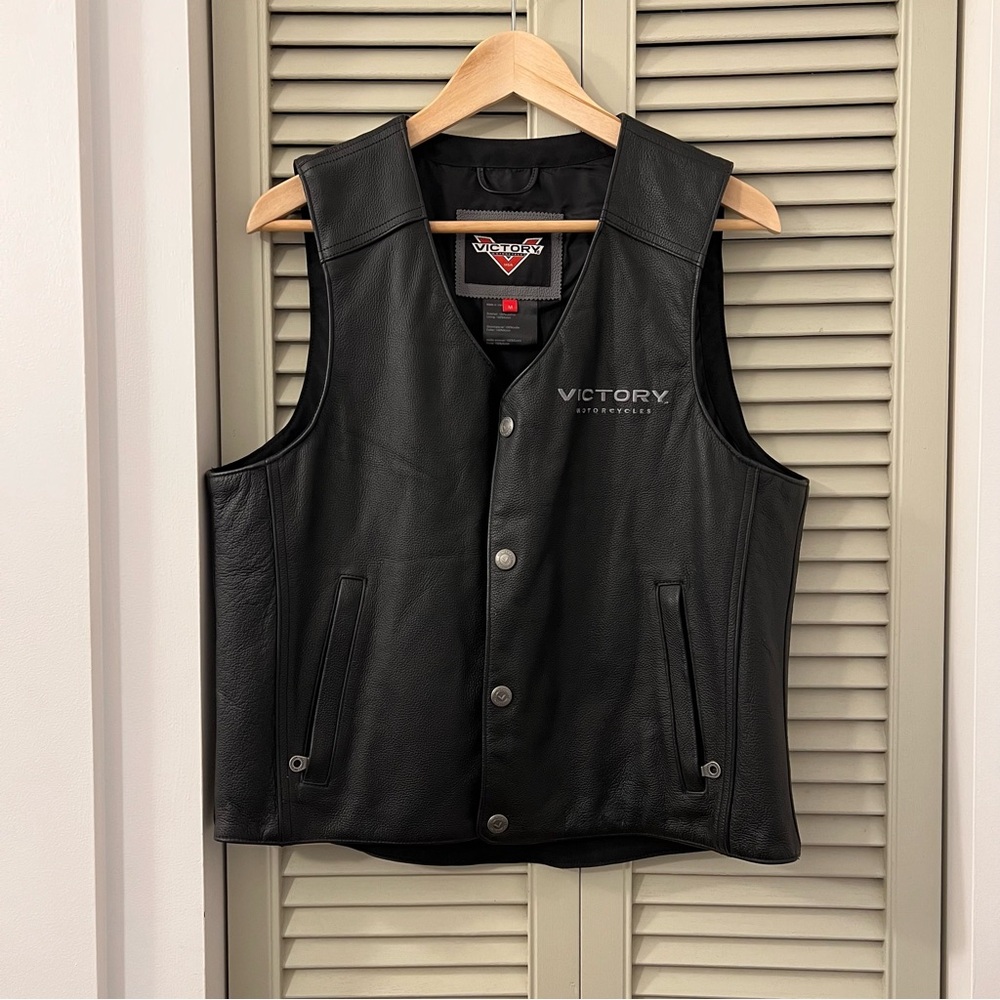 Victory Motorcycle Leather Vest - Medium
